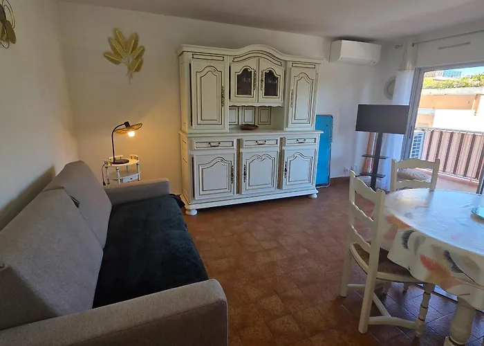 Appartement : Moderne Pour 4 Personnes - Fr-1-780-86 Sainte-Maxime