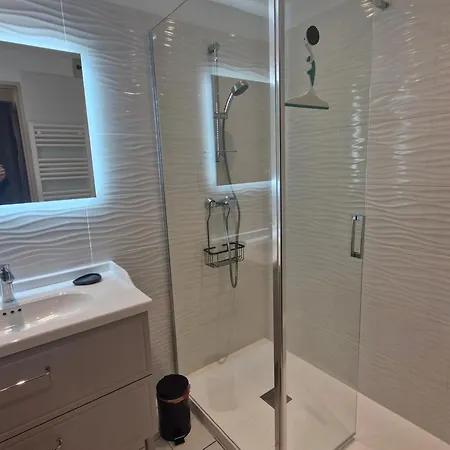 2 Pieces Avec Terrasse A - Fr-1-780-86 Sainte-Maxime